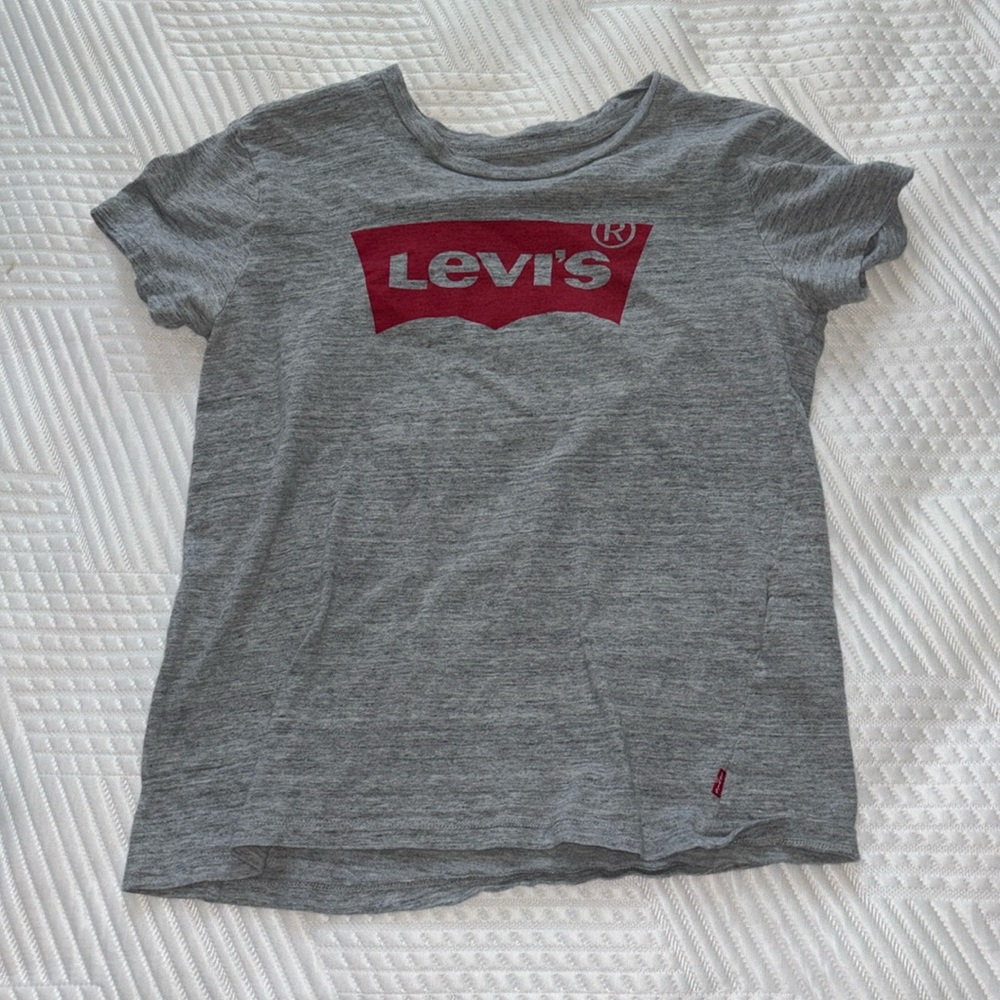 Levi's gray shirt